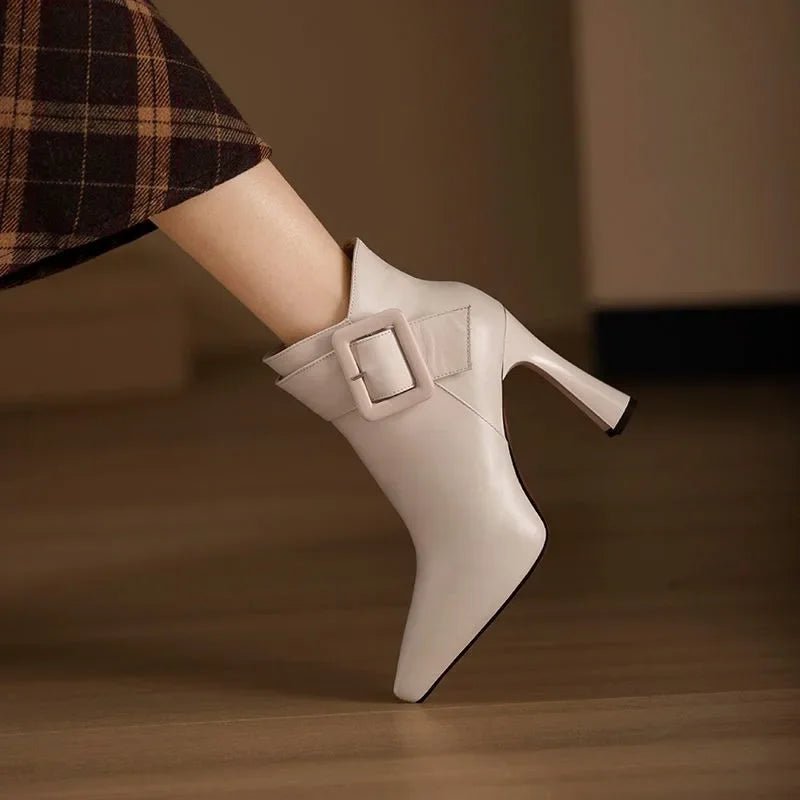 애슐리 버클 힐 부츠